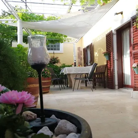 T&D Apartmani Pula Exterior photo